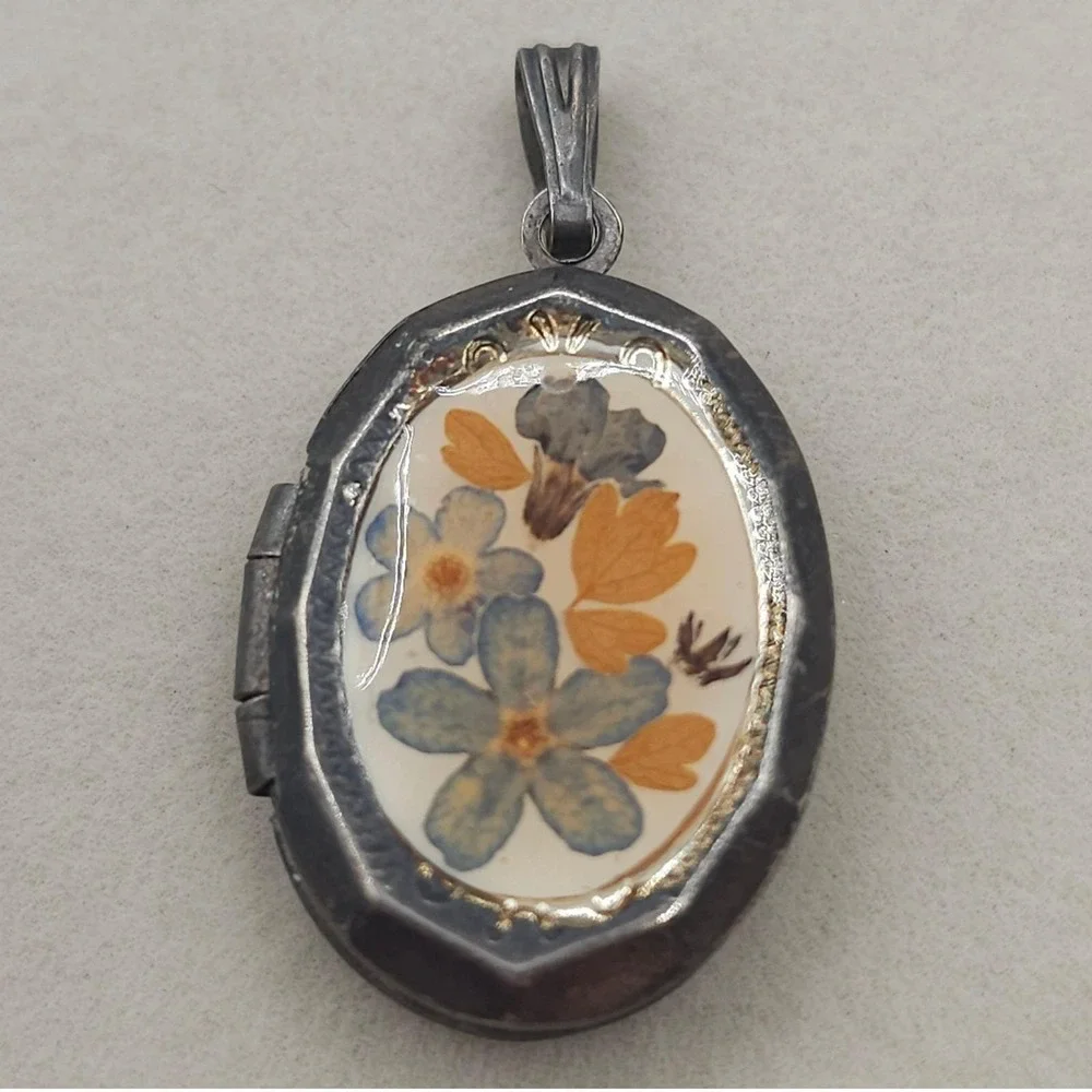 Vintage Floral Locket Pendant Silver Tone Oval Keepsake Charm